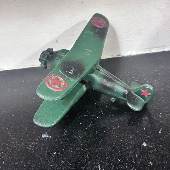 Vintage Toy Army Airplane Bomber Propellers Heavy Cast Metal - Picture 1 of 4
